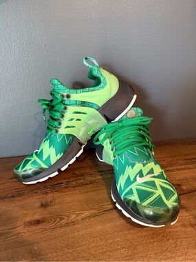 Nike Air Men’s Presto Naija Colorway Sneaker - Size M